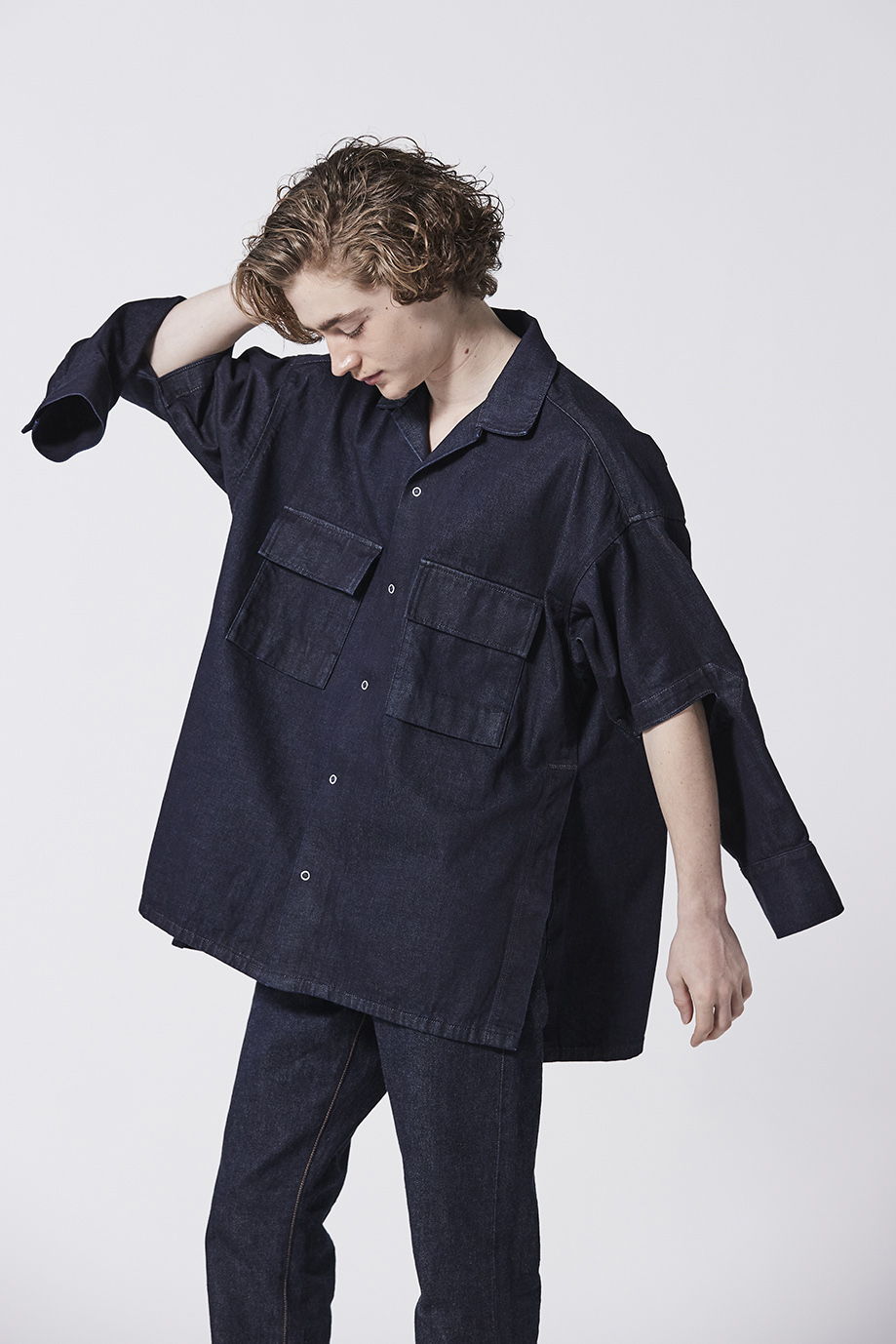 LOOK 44