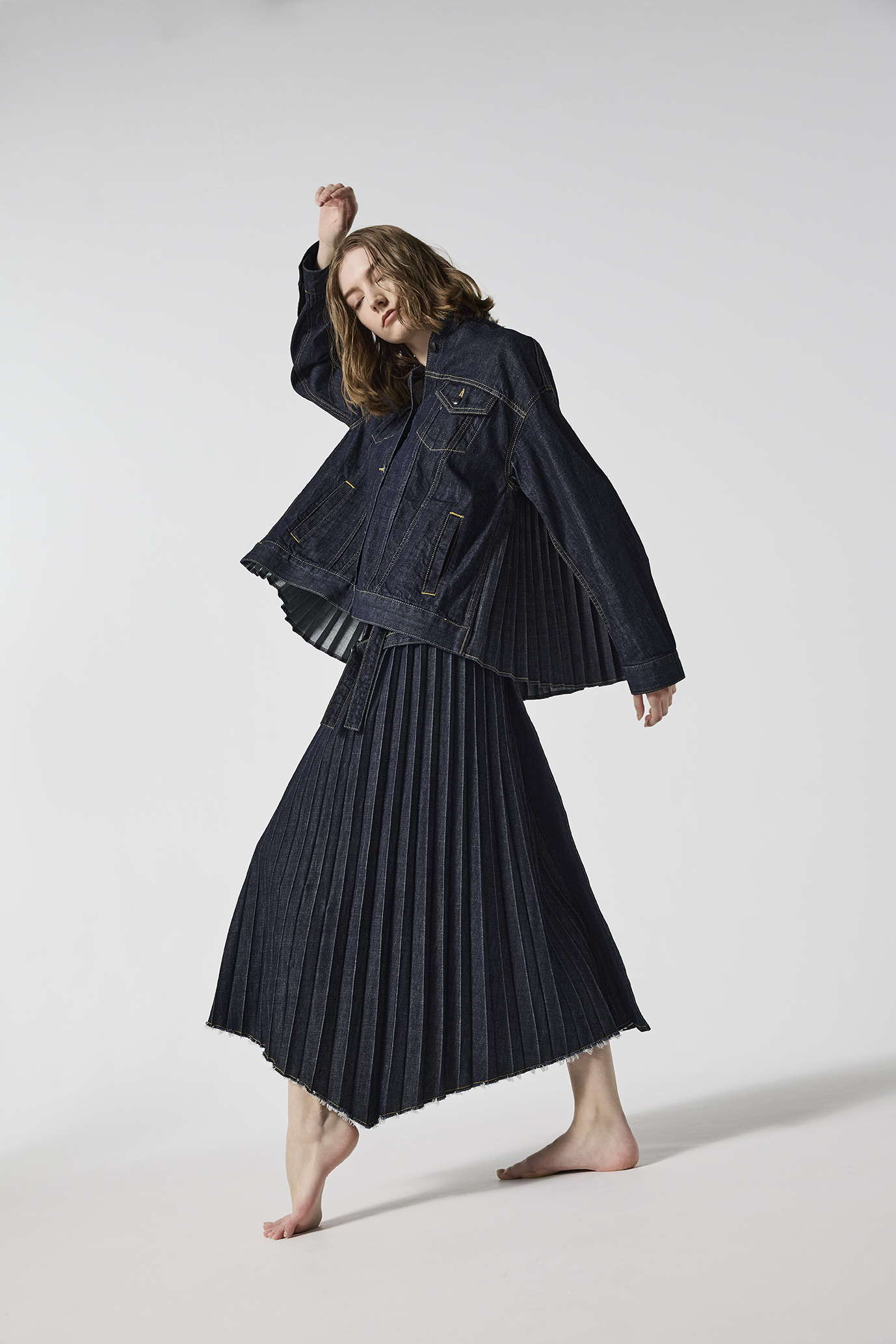 LOOK 02