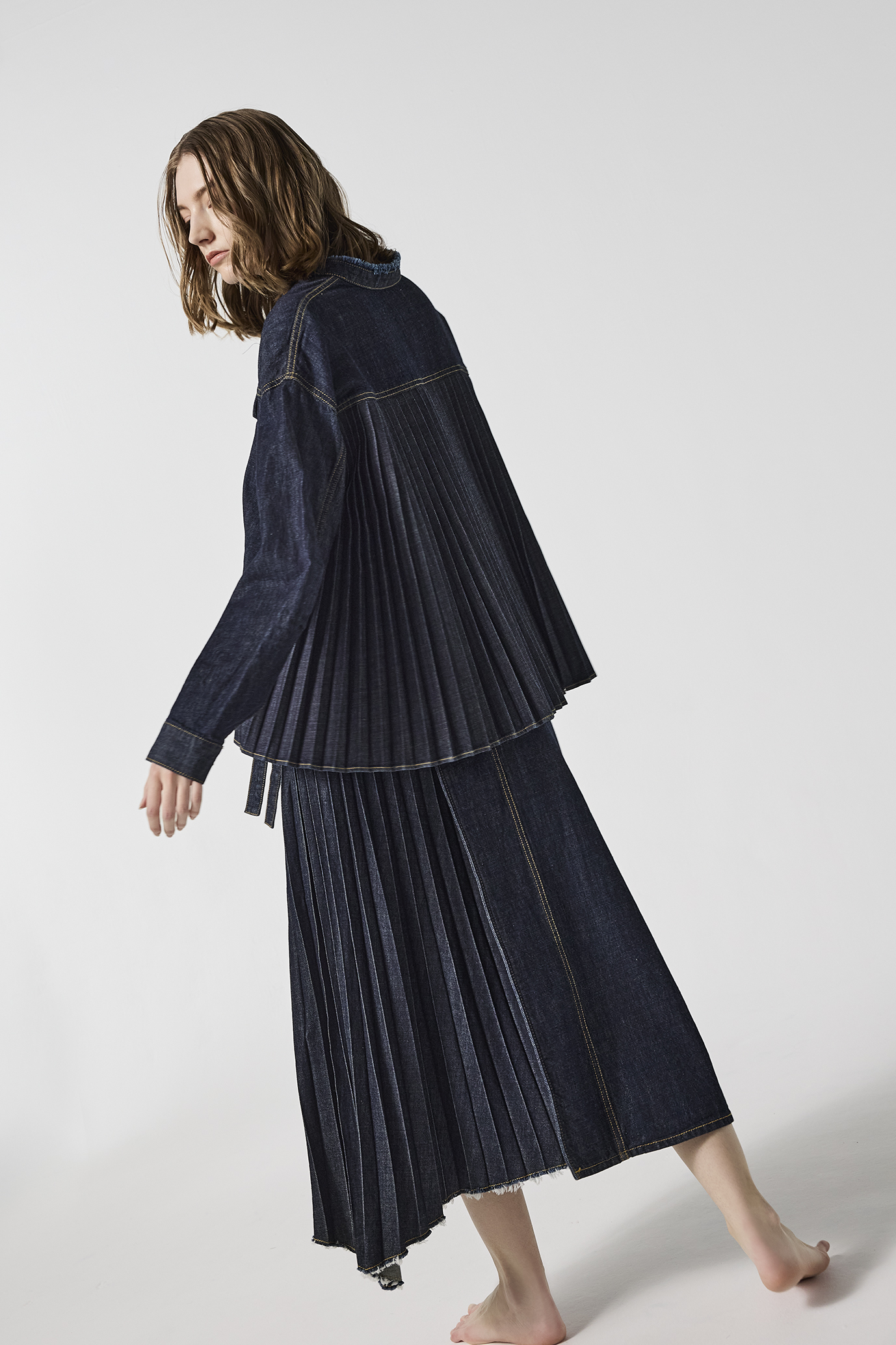 LOOK 03