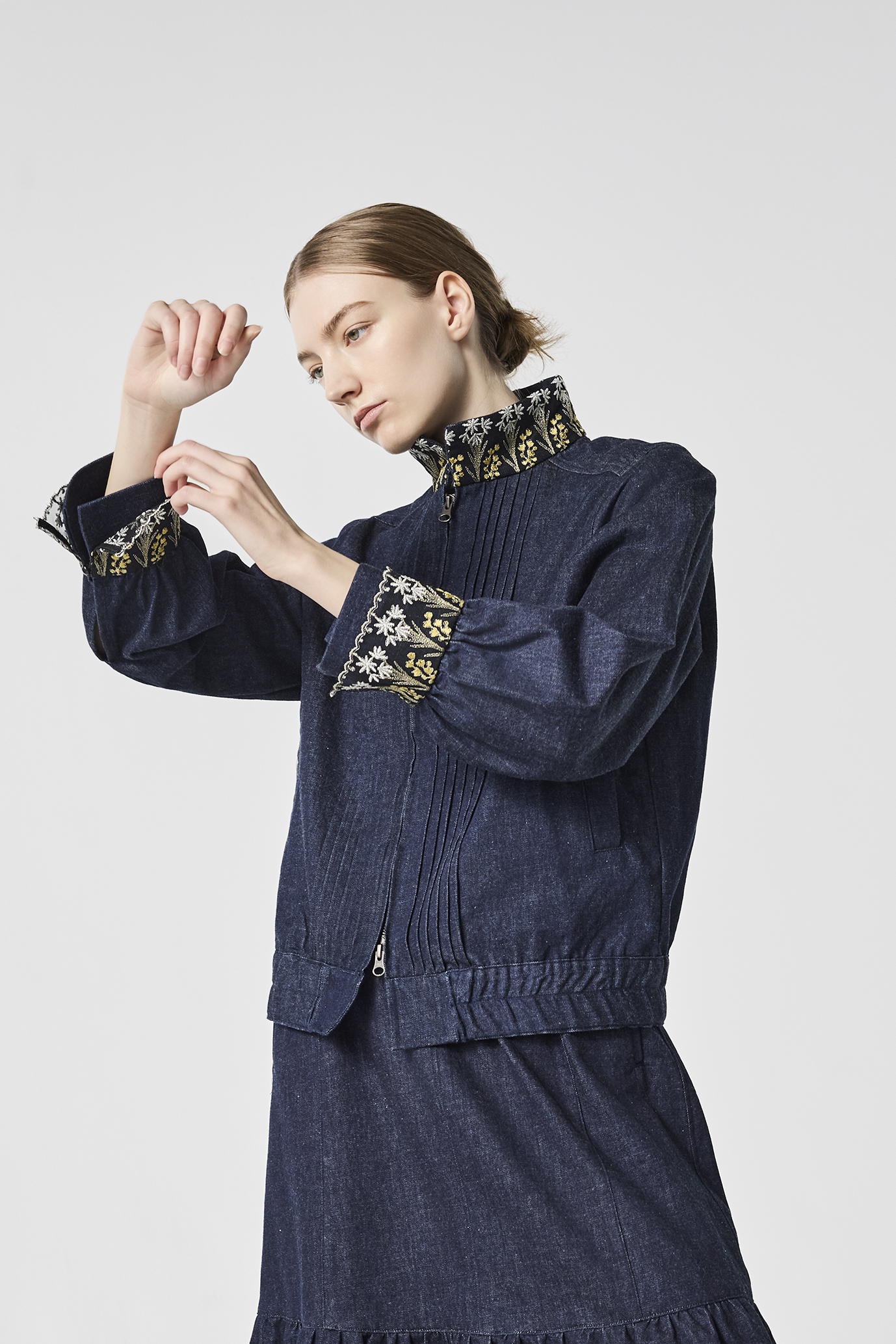 LOOK 04